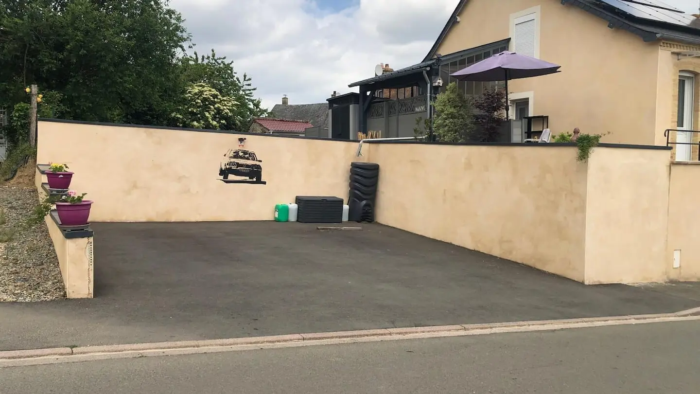 Meublé Le Nid Douillet - Douillet-le-Joly - grand parkinf privatif