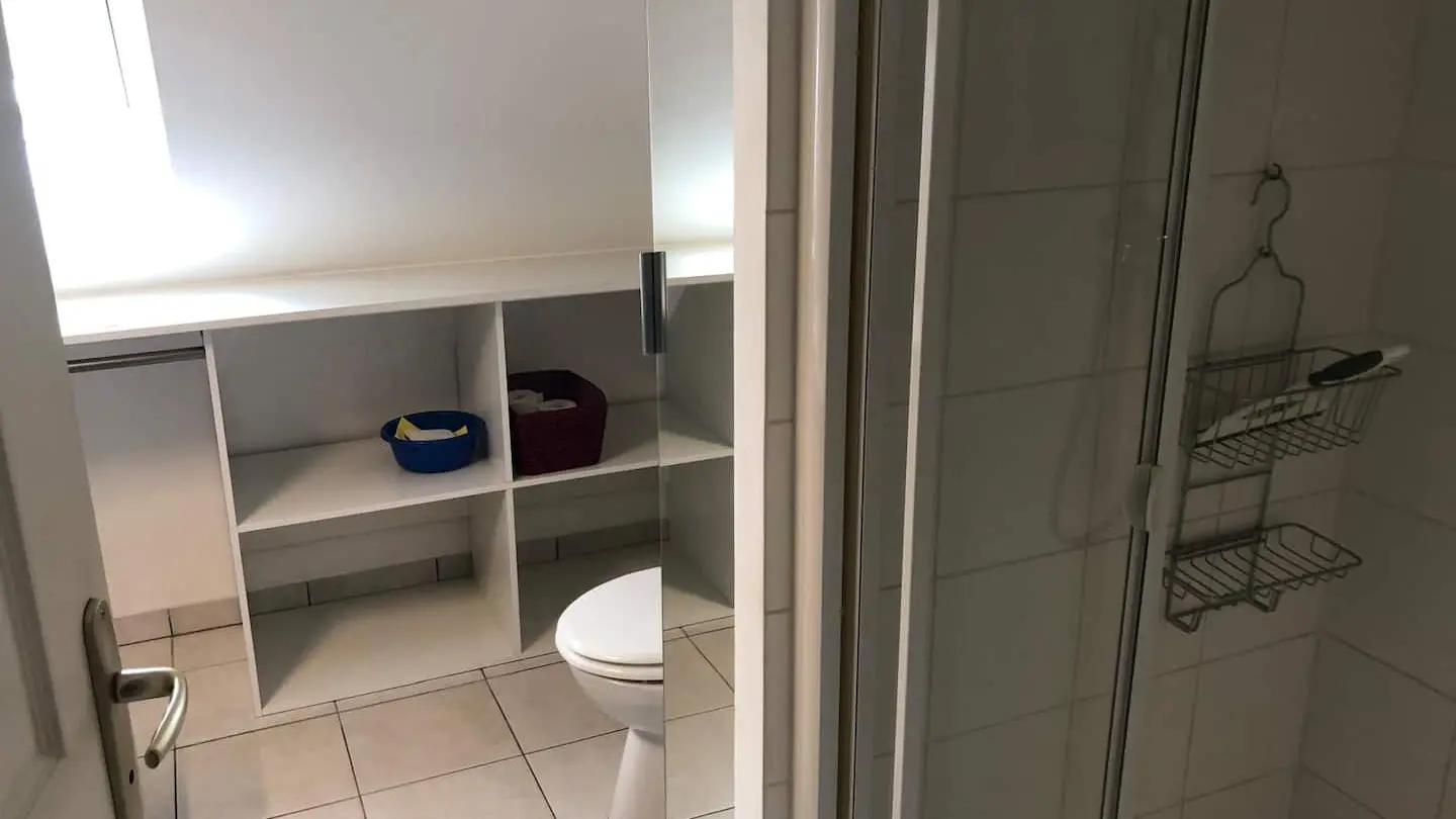 Meublé Le Nid Douillet - Douillet-le-Joly - salle de douche
