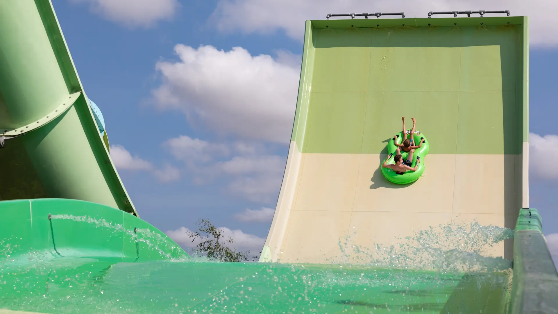 parc-aquatique-vendee-o-gliss-park-france-toboggan