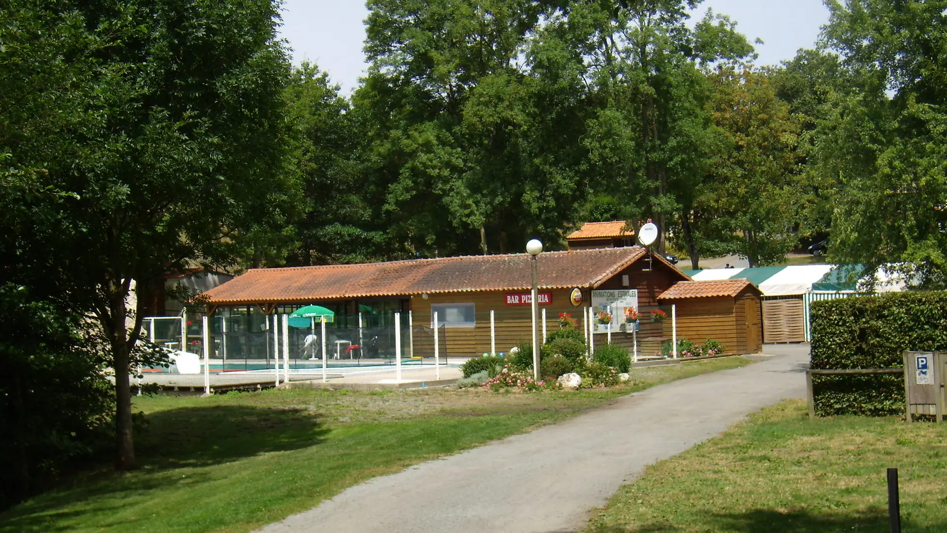 camping-l'étruyère-la tardière-85 entree