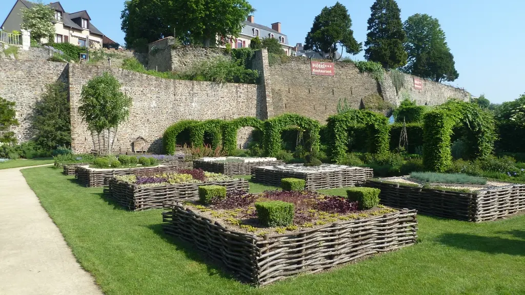 PCU-jardin-medieval-de-la-source (7)