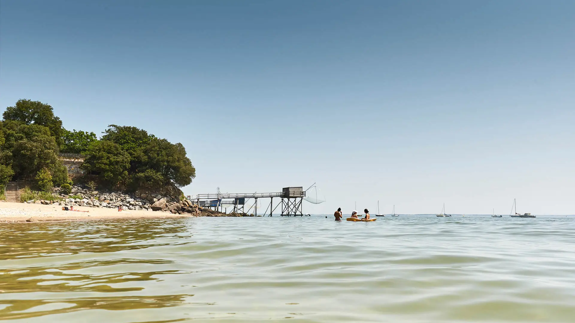 Baignade sur la plage de Trébézy à Saint-Nazaire