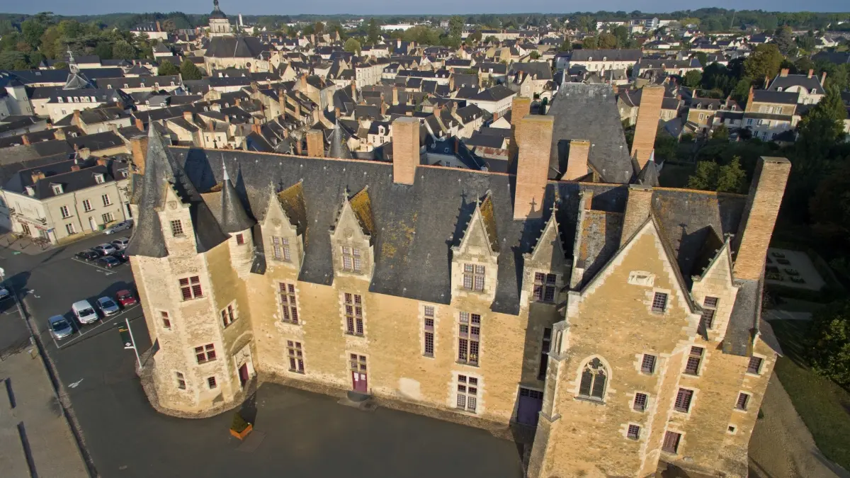 Ville-de-Bauge-en-Anjou--credit-photo-R-vision--5--2