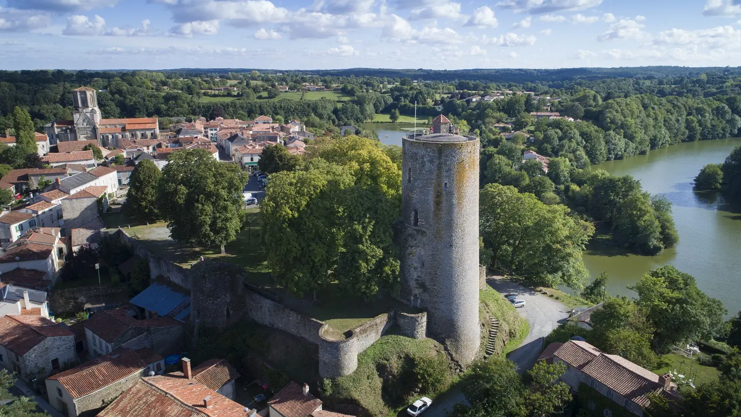 Vouvant -Vendée-piquenique