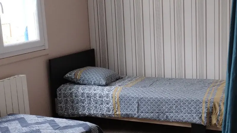 334885 - Chambre 2