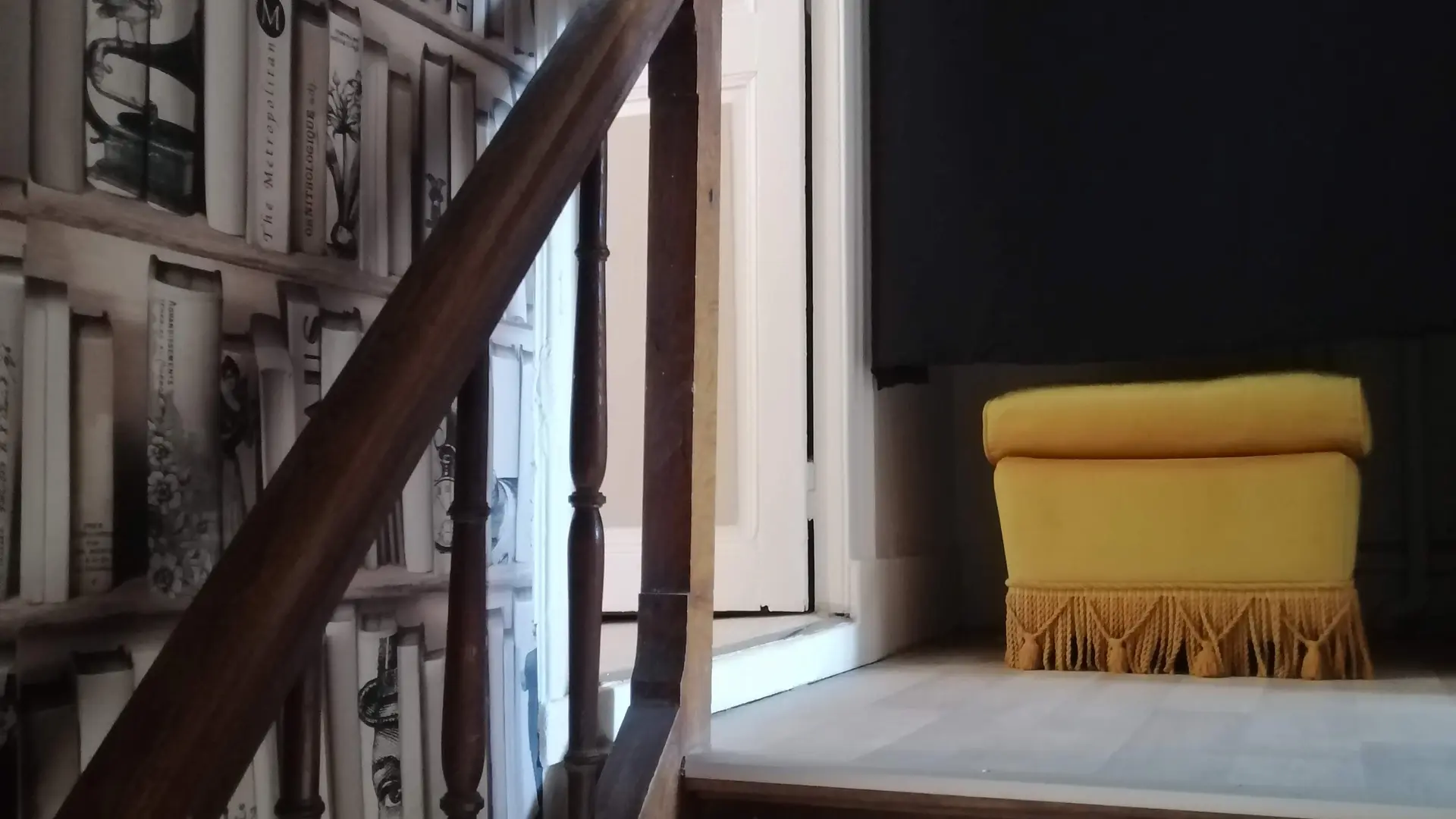 accès aux chambres de l'étage