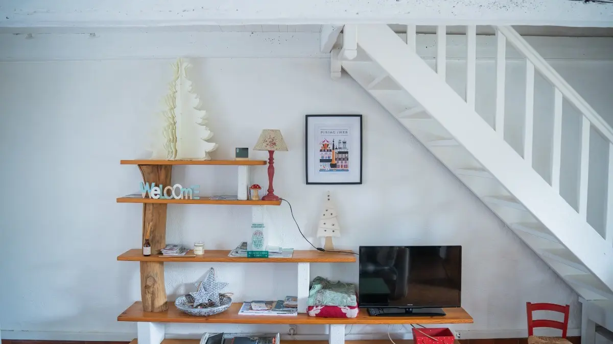 81822 - bibliothèque décorative