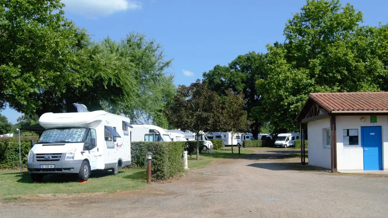 aire camping car 1 - Mouilleron St Germain - 85