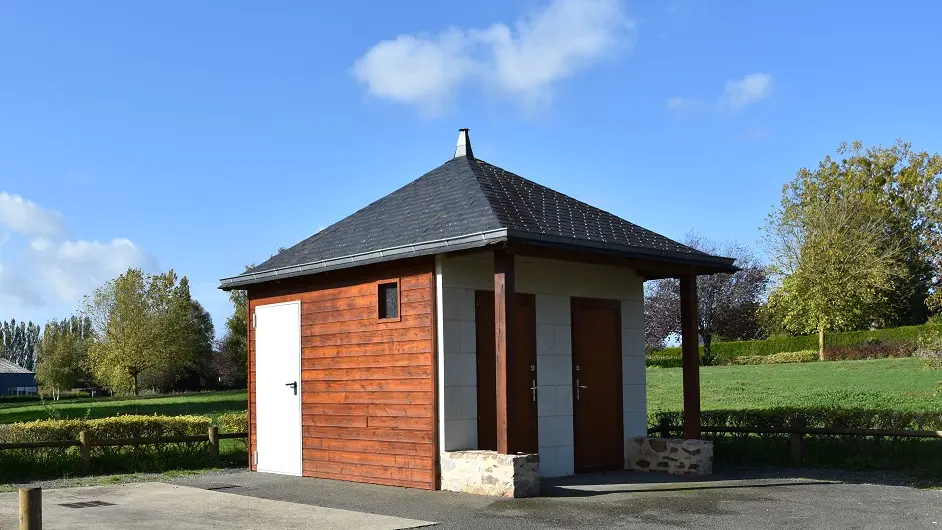 aire-camping-car-vieil-bauge-1