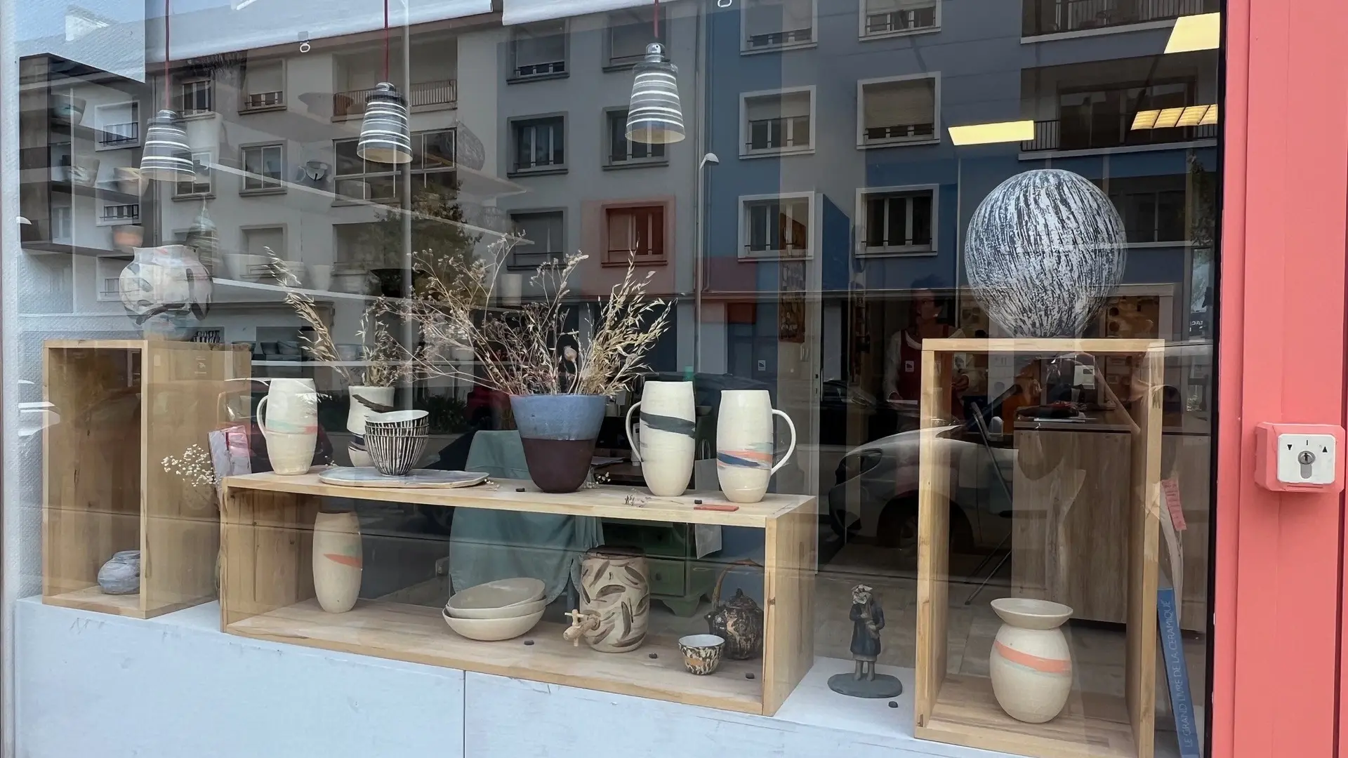 atelier Cha devanture vases