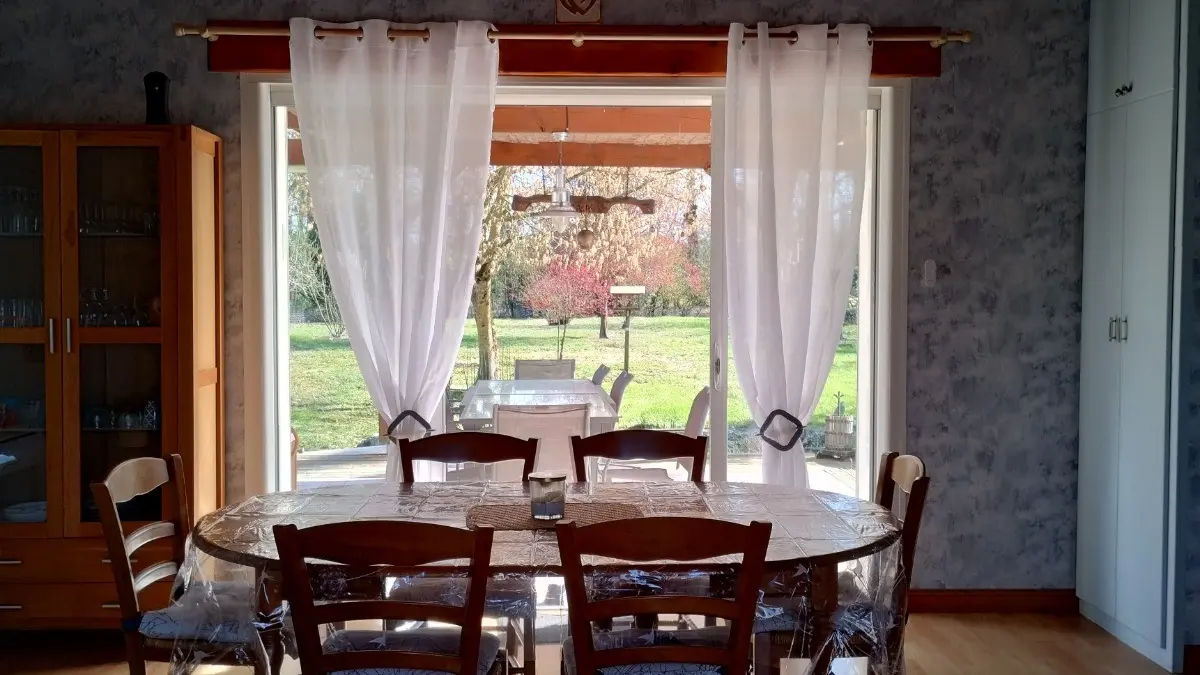 334880 - vue sur le jardin de la pièce de vie