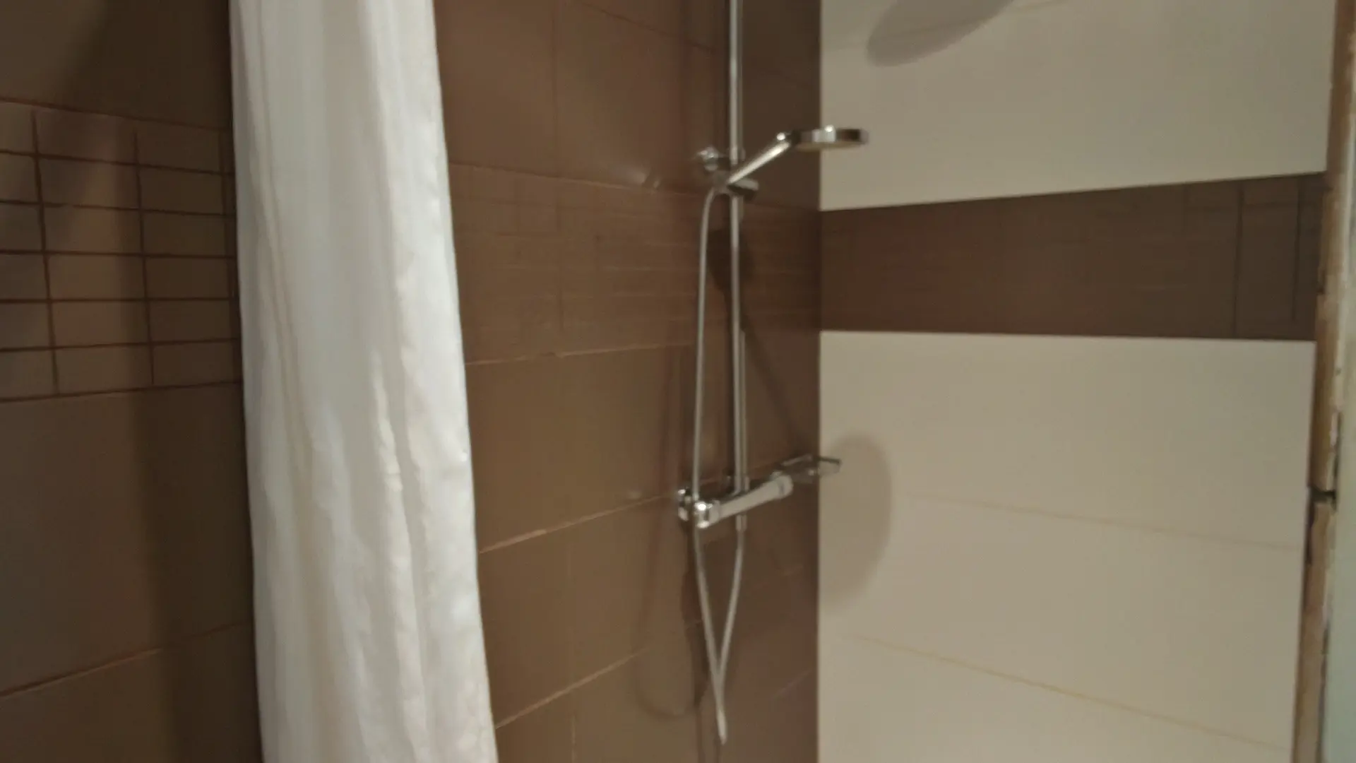 396443 - Salle d'eau