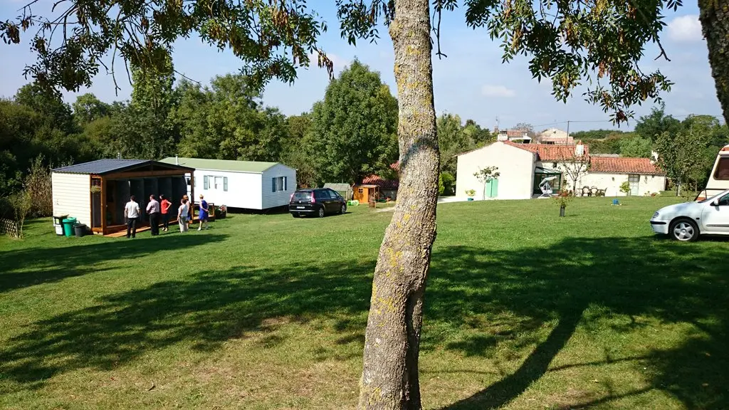 camping-à-la-ferme-saint-michel-le-cloucq-85-1