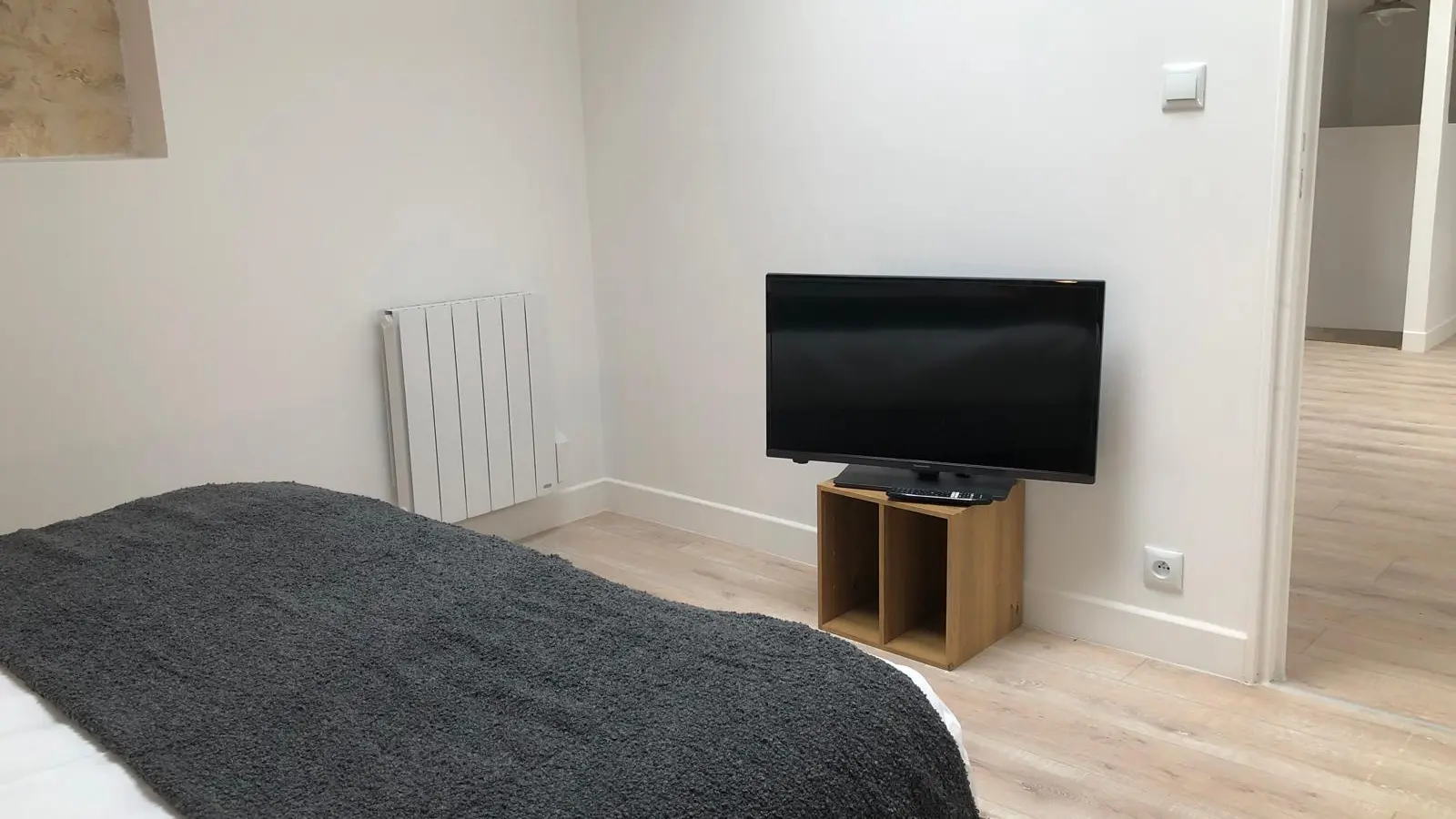 chambre avec tv - gite le jardin des bosquets 85 auchay-sur-vendée