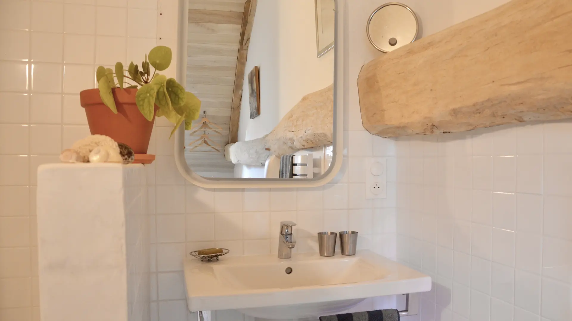 Chambres et table d'hôtes Le Vaux Jouin_chambre bleue