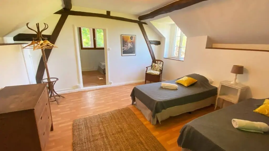 chambre-haut-maison-du-gardien