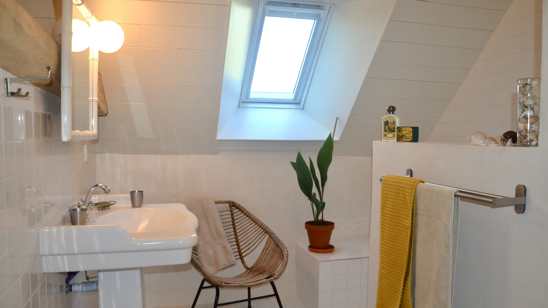 Chambres et table d'hôtes Le Vaux Jouin _chambre jaune