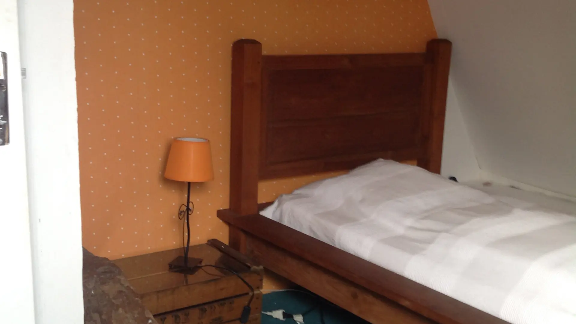 Gîte de l'Angellerie_la Bruère sur Loir_chambre2 lit 1