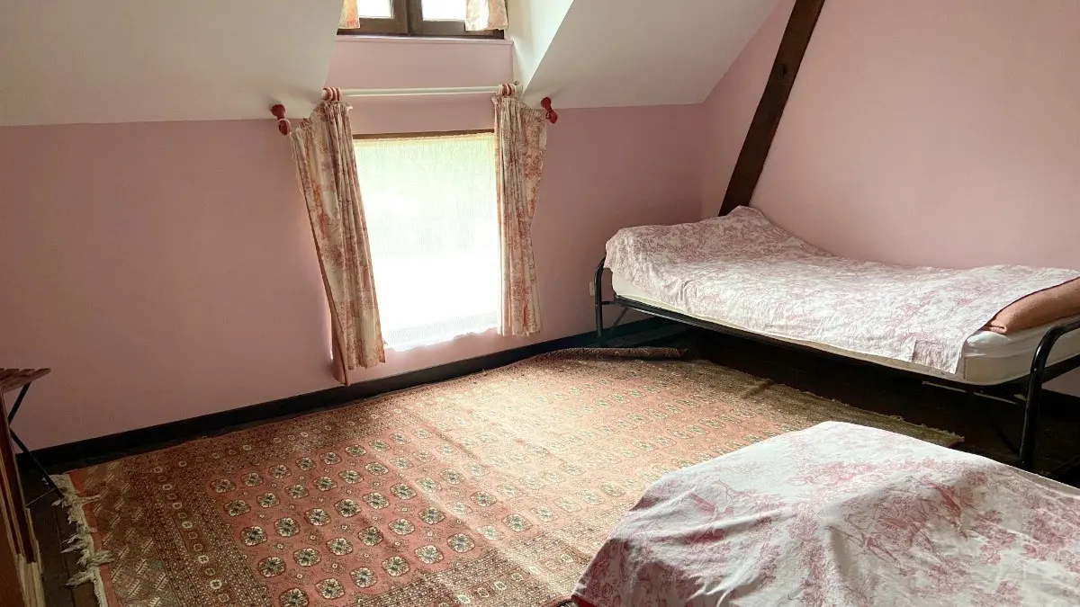 54307 - Chambre avec 3 lits en 90