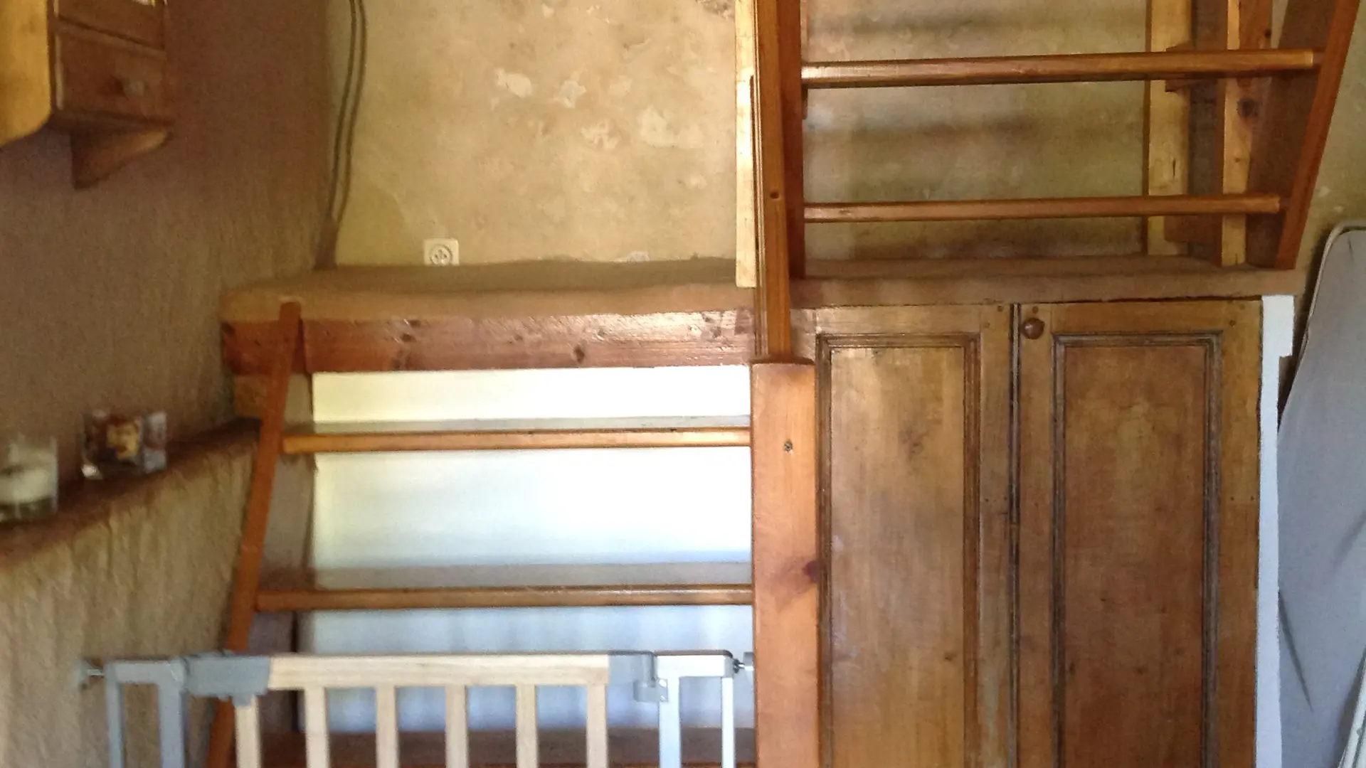 Gîte de l'Angellerie_la Bruère sur Loir_escalier