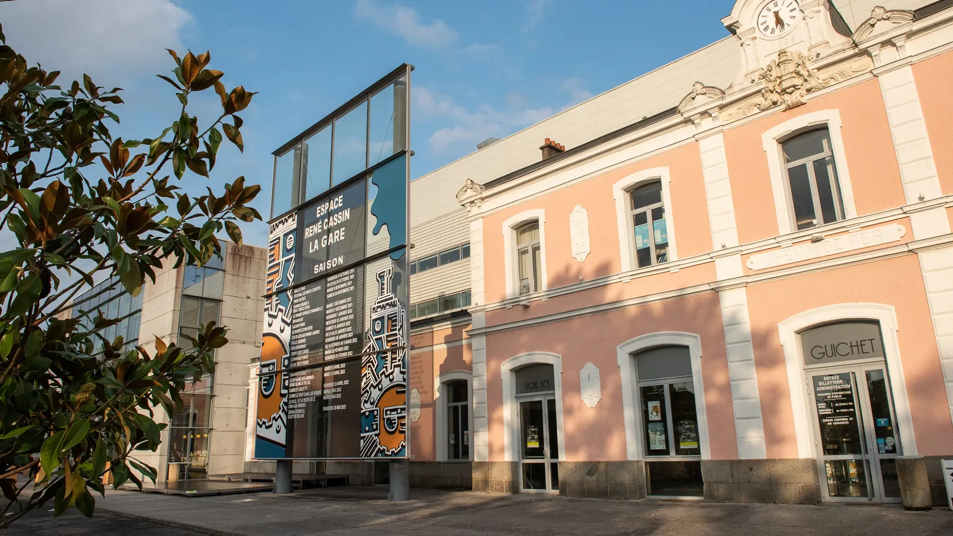 espace-culturel-rené-cassin-la-gare-fontenay-le-comte-vendee-85200-1