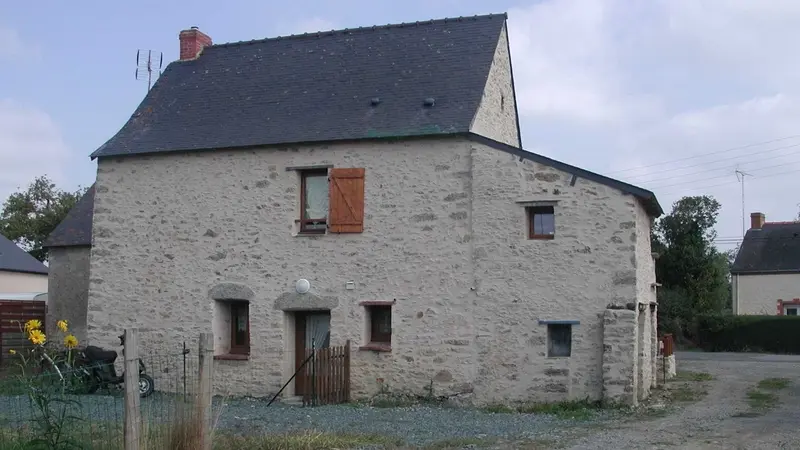 facade-arriere-de-la-location-de-vacances-545577