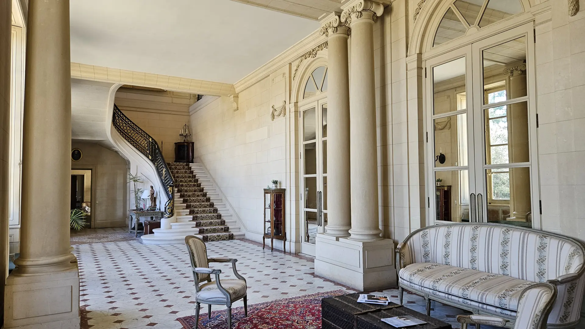 grand vestibule du château de Craon