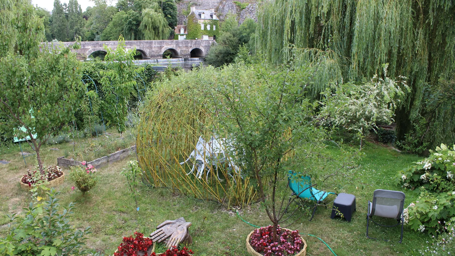 Le refuge des Alpes Mancelles - Fresnay-sur-Sarthe - jardin