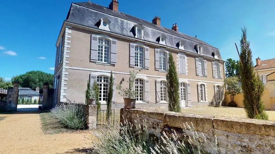 LA TEMPLERIE - COUR D'HONNEUR