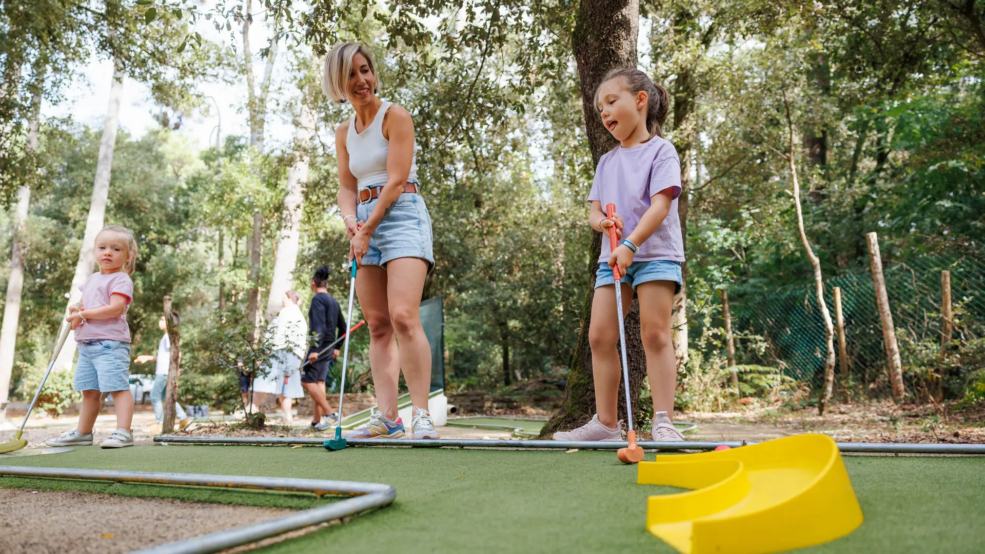 la beliere loisirs parc famille talmont saint hilaire mini-golf-min