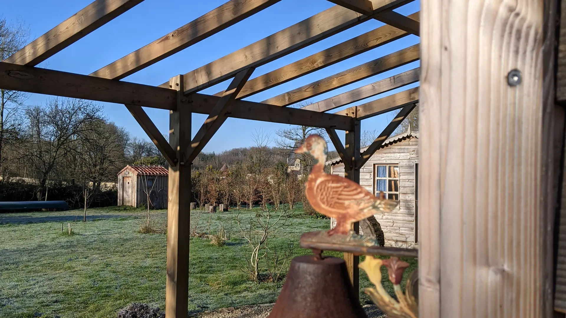 la cloche à l'entrée du gîte