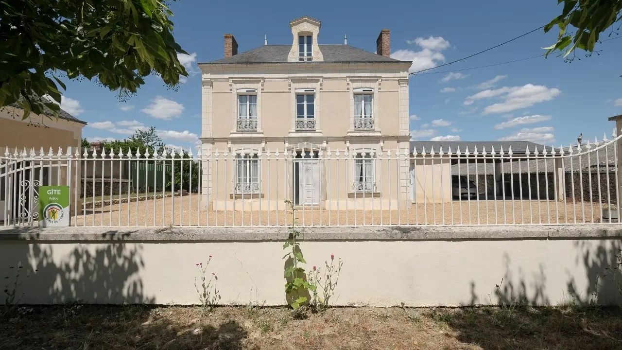 le gite vu de la rue juillet 2022