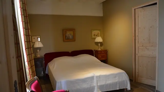 location-saisonnière-meublé-gîte-campagne-tranquilité-chambre-anjou-1-baugé-noyant-49