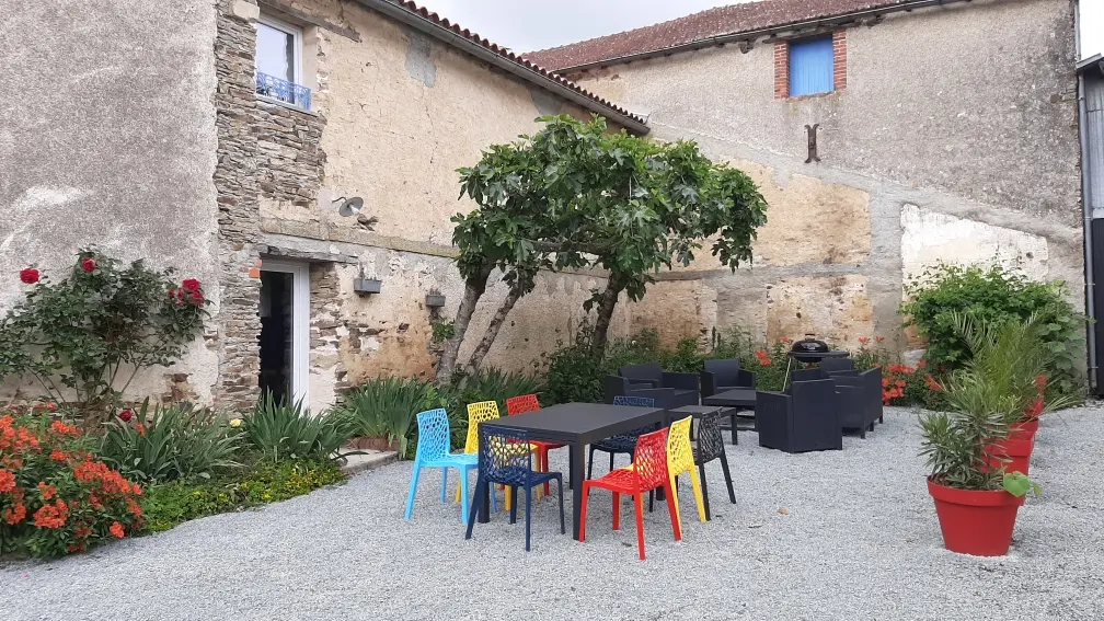 meuble-gite-la-grande-ours-terval-la-chapelle-aux-lys-85- (8)