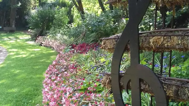 parc floral court d'aron