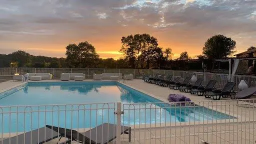 piscine-village-de-gite-le-hameau-vouvant-85120