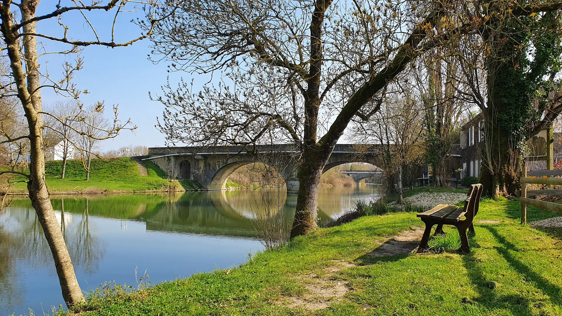 randonnee-pedestre-les-cahintres-85770-velluire-vendee-_1