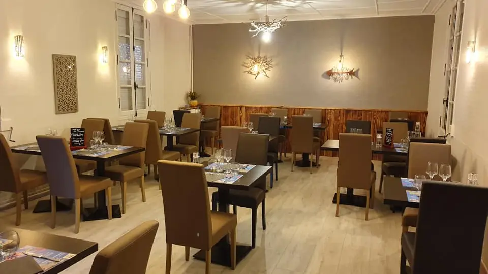 restaurant-les-delices-du-chateau-bauge-1