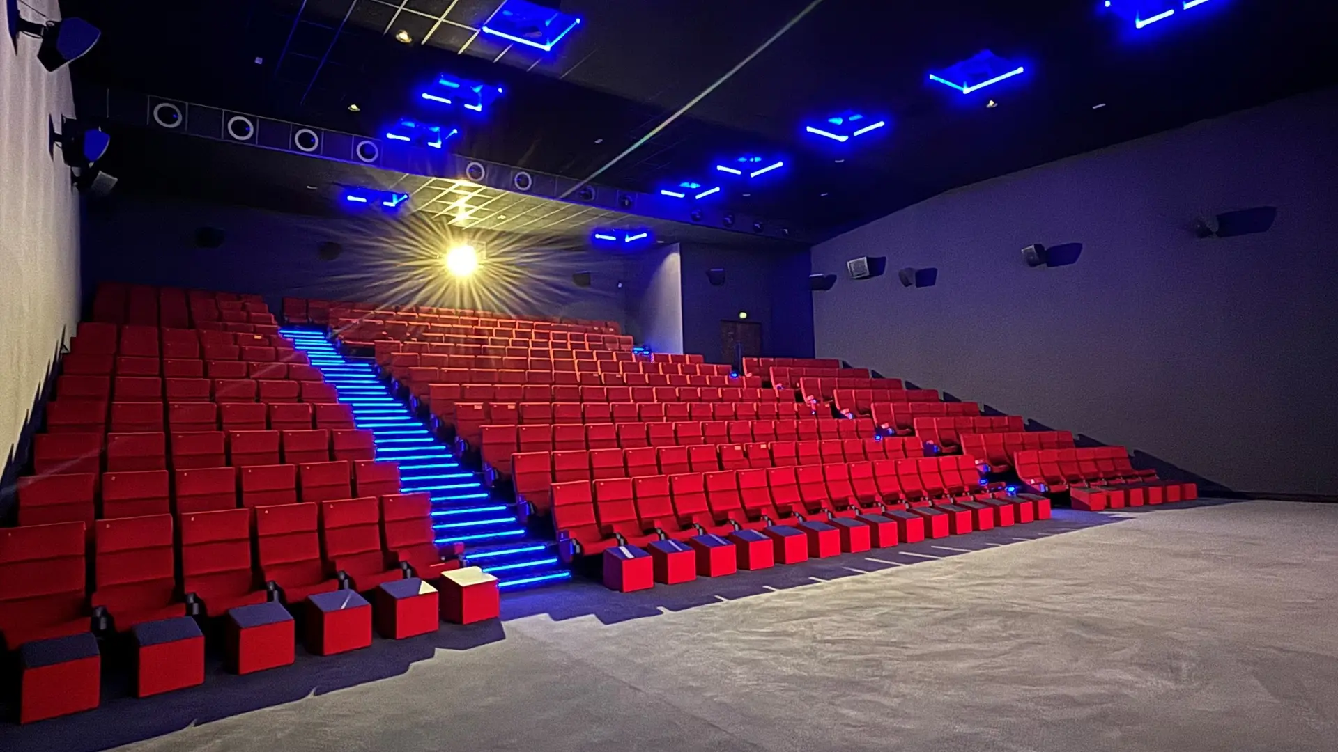 salle cinéma grand écran fontenay-le-comte
