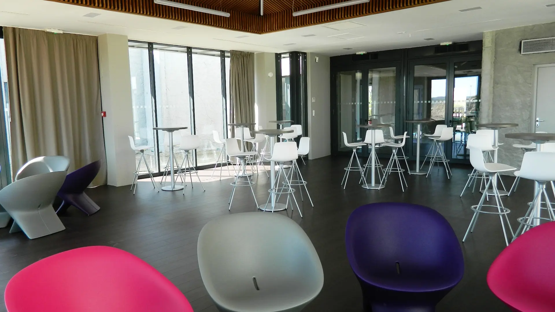 salle détente 80 m²