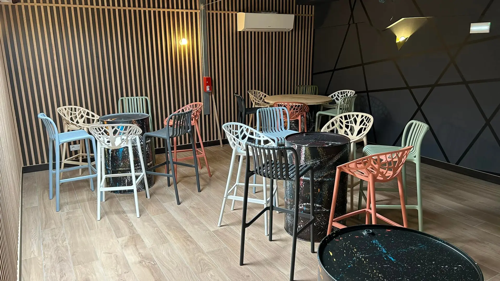 JUSI Presse & Bar