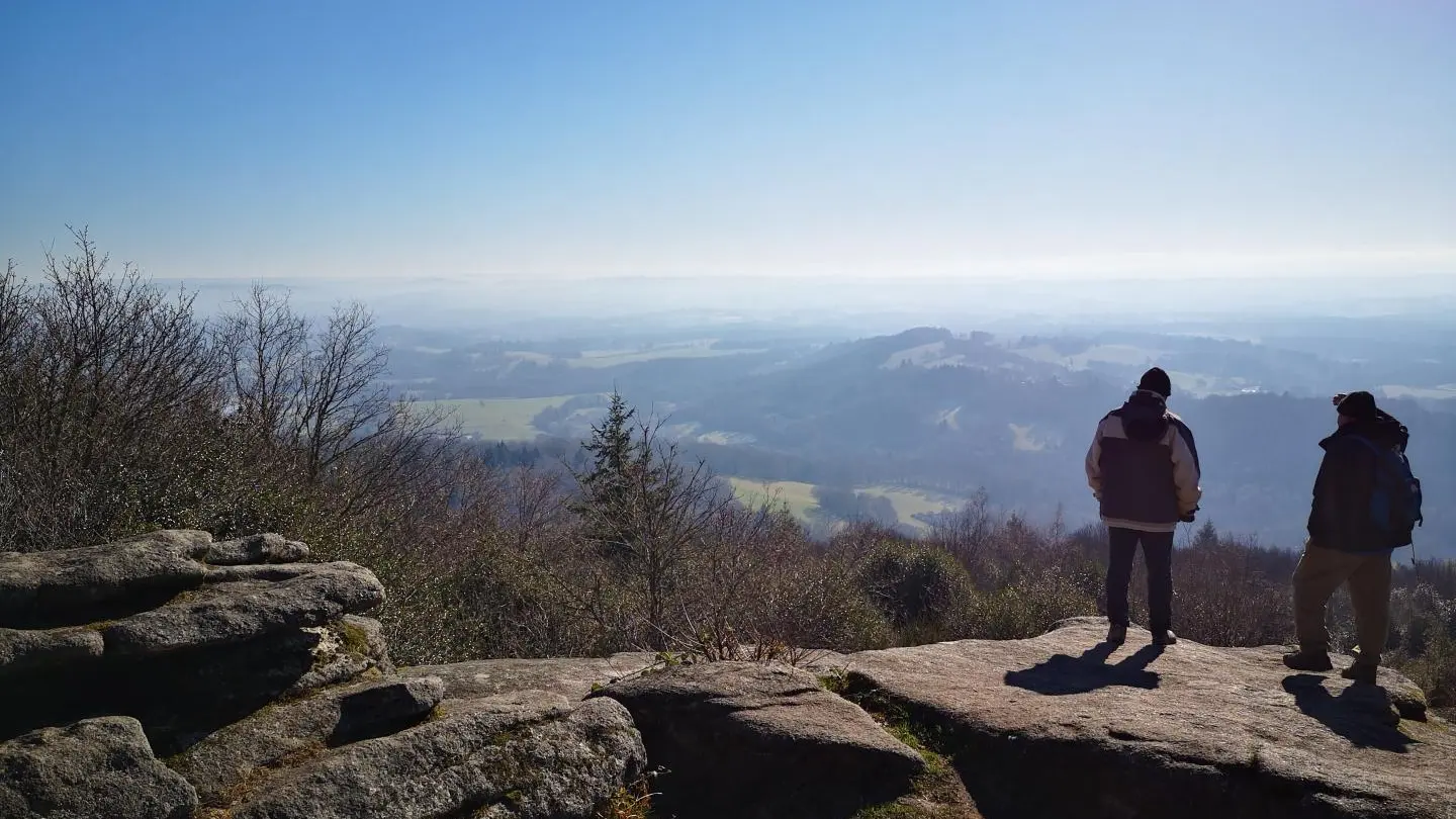 panorama de la Pierre Branlante à 15 km_50