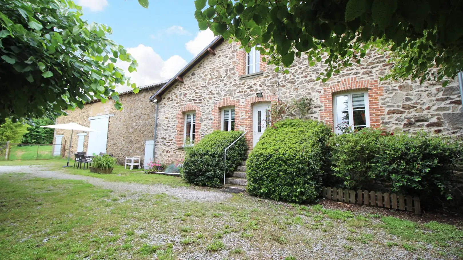 Gîte de Lavergne à Châteauneuf la Forêt en Haute-Vienne (Nouvelle Aquitaine)_2