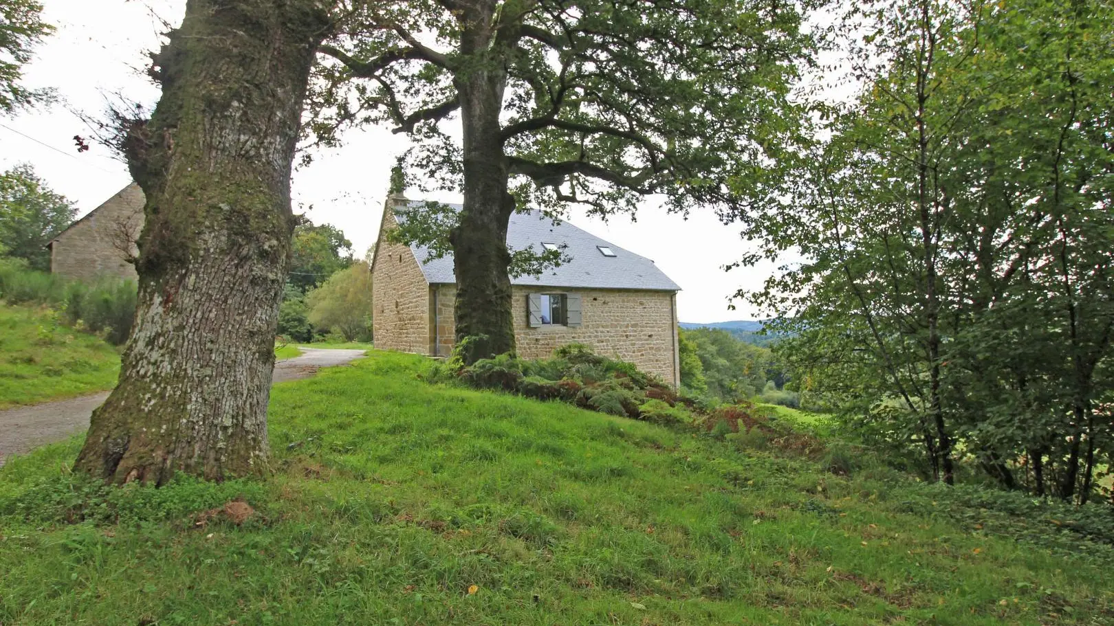 Gite du Mazeau Nicot Haut à Nedde en Haute-Vienne (Nouvelle-Aquitaine) - l'arrivée au gîte_2