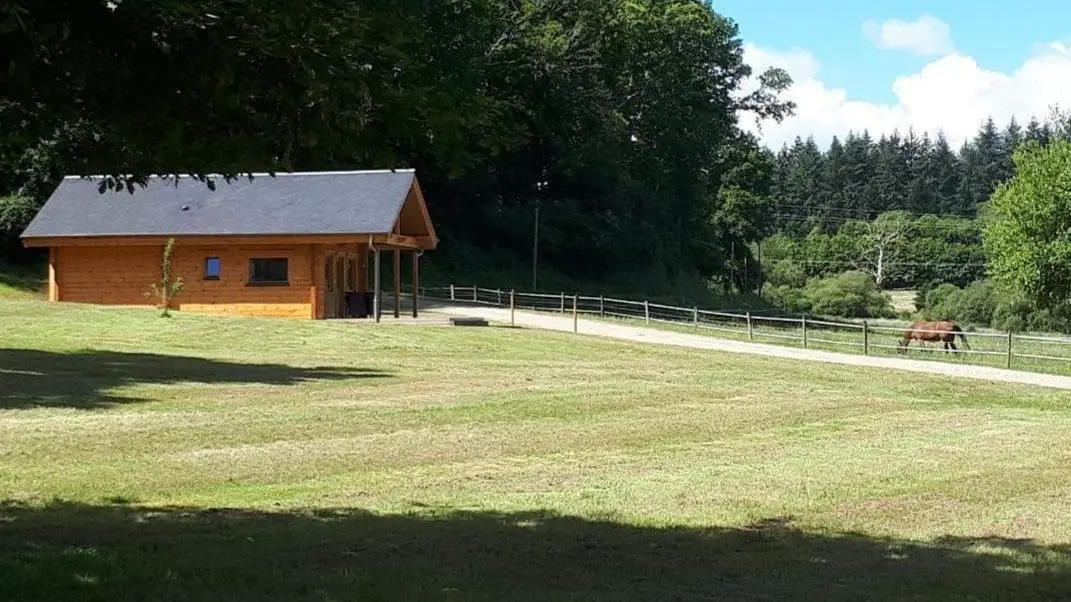 Au plus près de la nature et au calme. Chemins de randonnée au départ du site pour randonneurs, vtt, moto, quad....._5