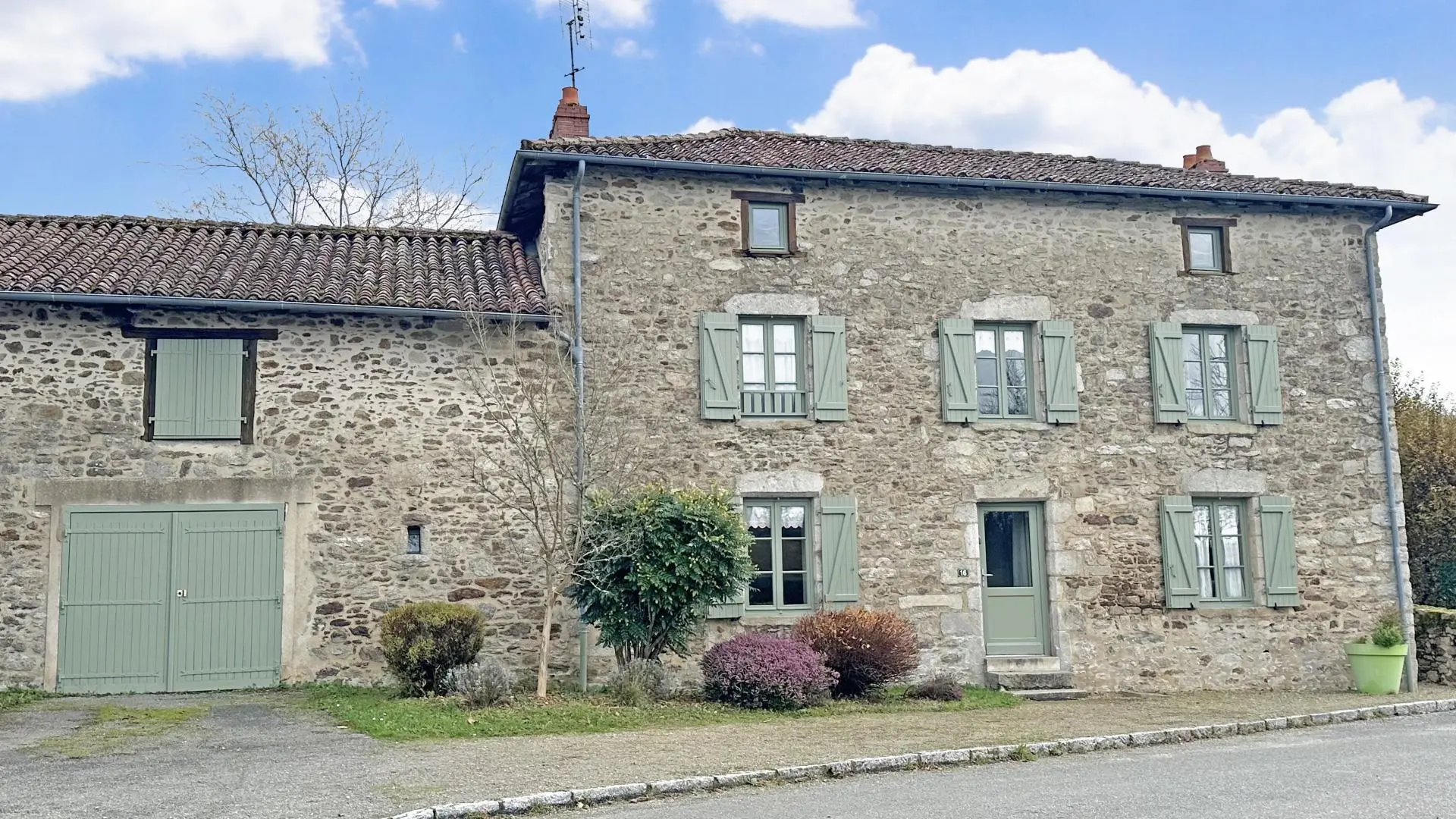 Gîte 'Le Presbytère' à SaintDenis des Murs en Haute-Vienne (Nouvelle Aquitaine)_2