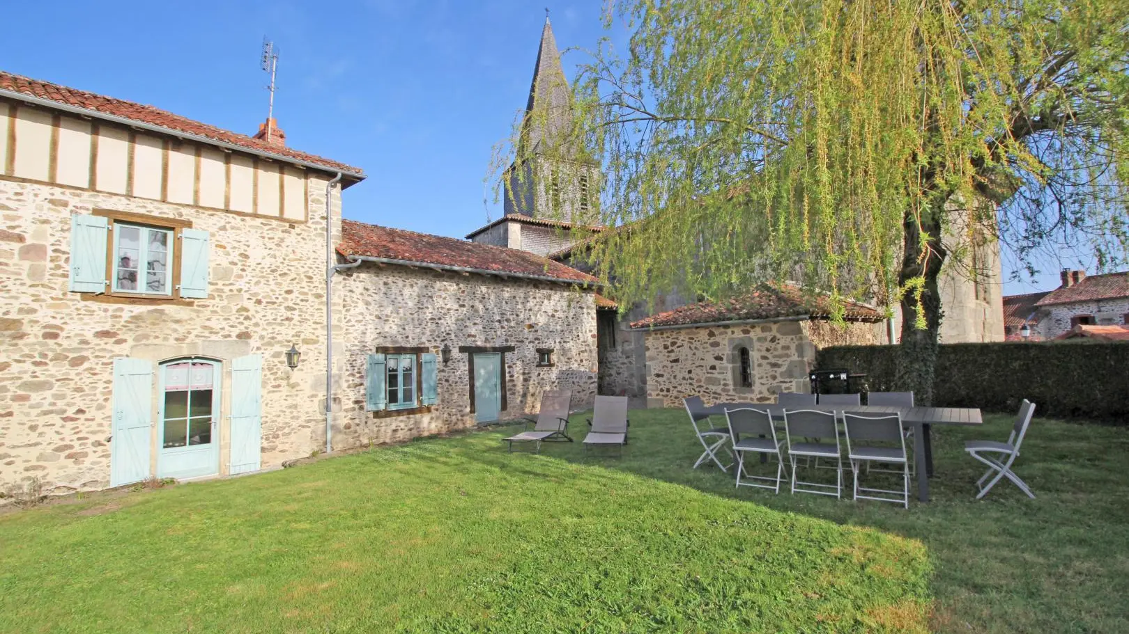 Gîte 'Le Presbytère' à SaintDenis des Murs en Haute-Vienne (Nouvelle Aquitaine)_1