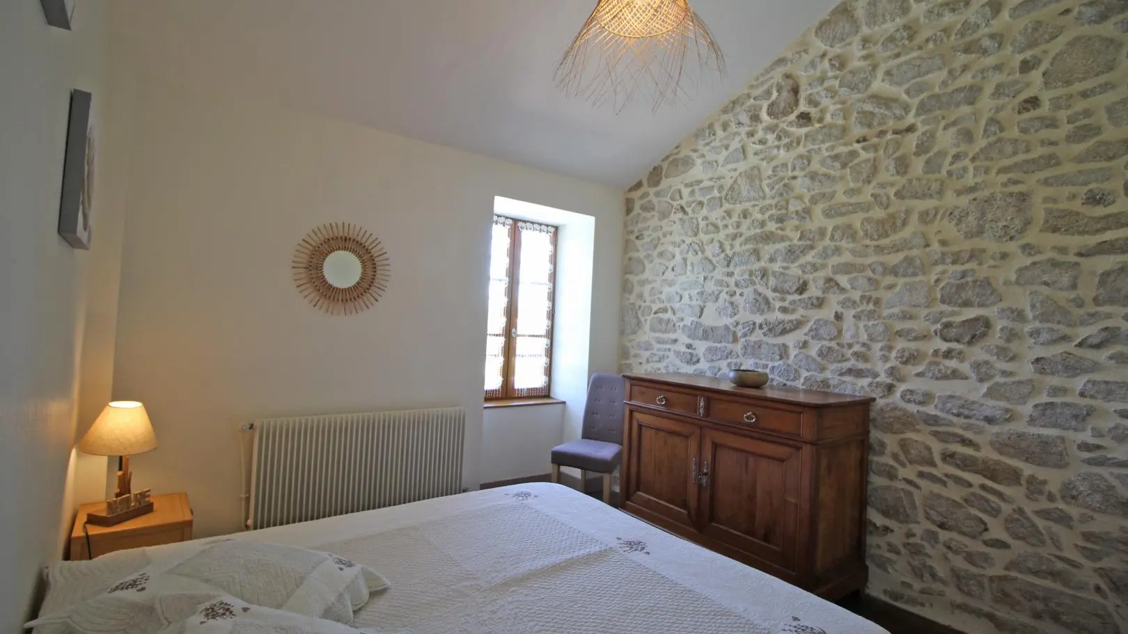 Gîte des Dâmes à Saint Léonard de Noblat en Haute-Vienne (Nouvelle Aquitaine) - chambre étage_51