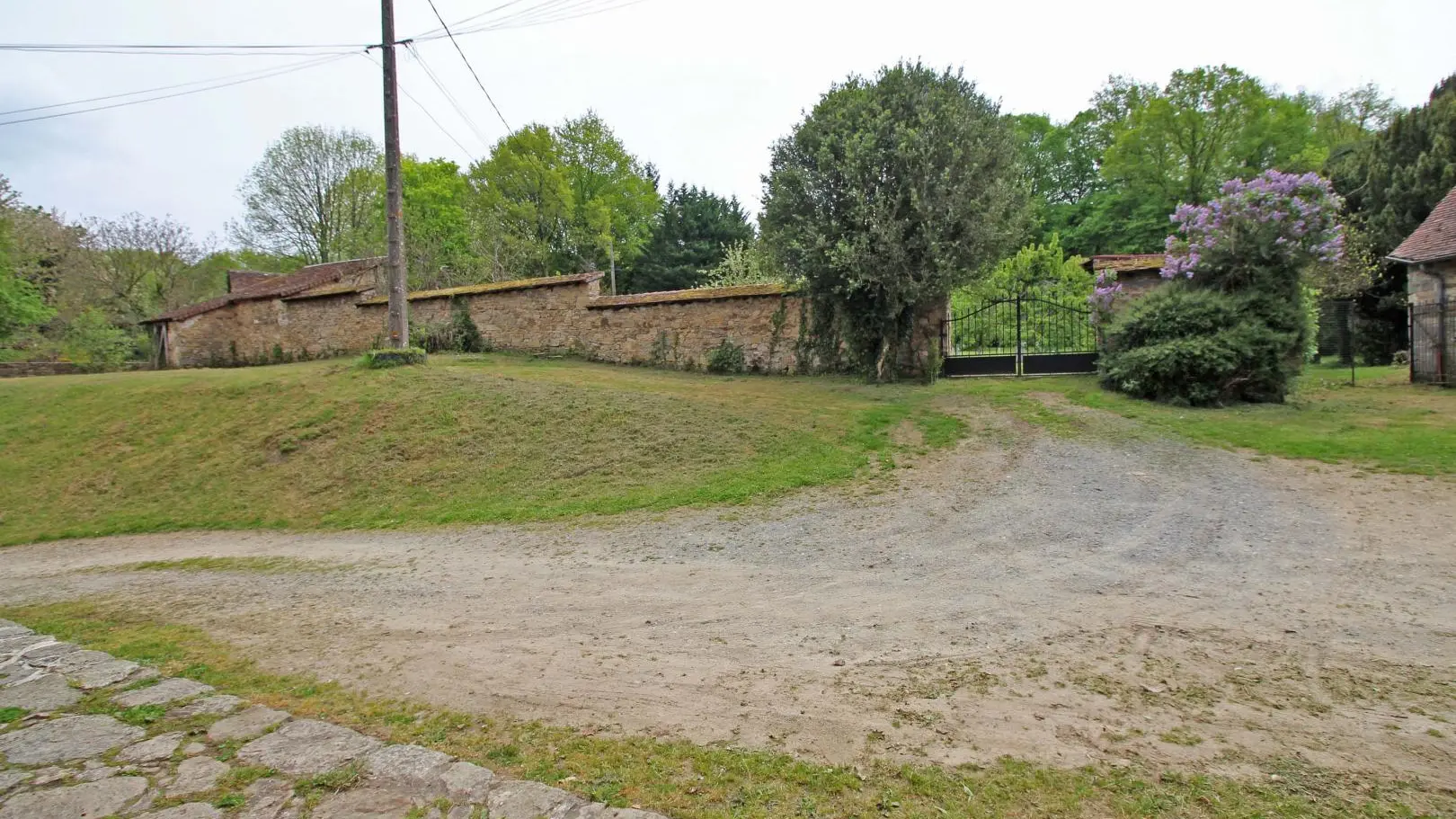 Gite de la maison du potager à Montintin, commune de Chateau Chervix_21