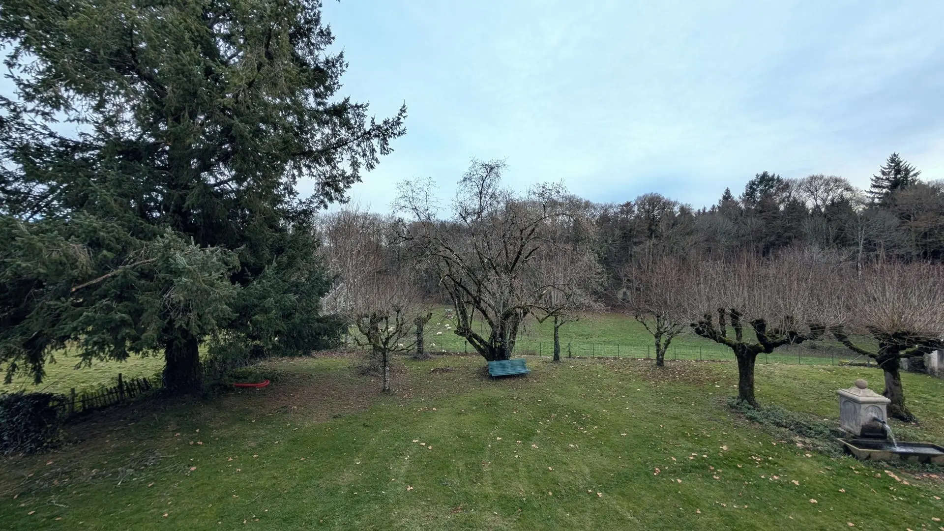 Le manoir de la Borie sur la commune de La Porcherie en Haute-Vienne - vue chambre 3_29